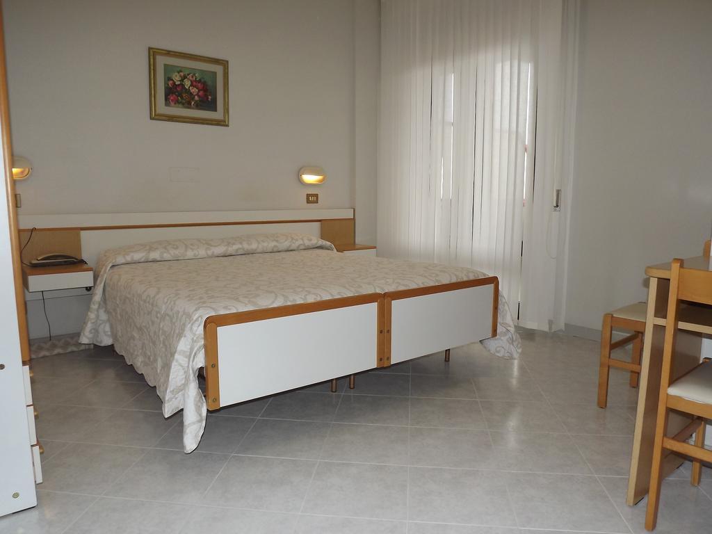 Hotel Cristina Chianciano Terme Exterior photo